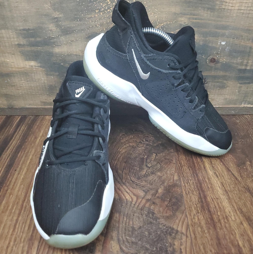Nike Zoom Freak 2 Black (CN8576-001) Giannis Antetokounmpo Youth Boys Kids Sz 2Y